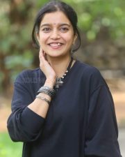 Actress Swathi Reddy at Month Of Madhu Movie Press Meet Pictures 07