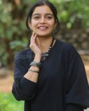 Actress Swathi Reddy at Month Of Madhu Movie Press Meet Pictures 08