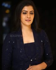 Actress Varalaxmi Sarathkumar at Yashoda Movie Success Meet Stills 03