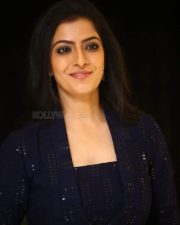 Actress Varalaxmi Sarathkumar at Yashoda Movie Success Meet Stills 04