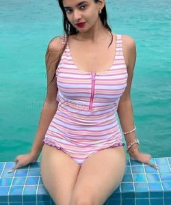 Anushka Sen Swimsuit Bikini Pictures 01