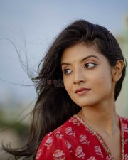 Anya s Tutorial Actress Nivedhithaa Sathish Photos 01