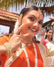 Arundhathi Vettai Heroine Saranya Mohan Stills 04