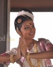 Arundhathi Vettai Heroine Saranya Mohan Stills 11