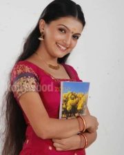 Arundhathi Vettai Heroine Saranya Mohan Stills 14
