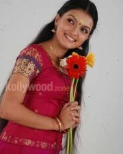 Arundhathi Vettai Heroine Saranya Mohan Stills 19
