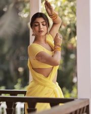 Attractive Heroine Akanksha Puri in a Simple Plain Yellow Saree with a Matching Yellow Short Sleeved Blouse Pictures 01 Attractive Heroine Akanksha Puri in a Simple Plain Yellow Saree with a Matching Yellow Short Sleeved Blouse Pictures 01