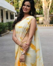 Bayam Oru Payanam Heroine Meenakshi Dixit Photos 07