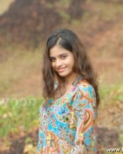 Beautiful Actress Sheena Shabandi Stills10
