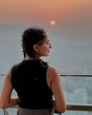 Beauty Queen Anushka Sen in a Green Sleeveless Top with Ponytail Photos 06 Beauty Queen Anushka Sen in a Green Sleeveless Top with Ponytail Photos 06