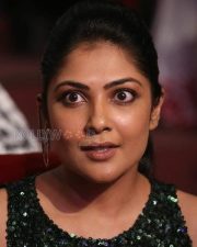 Bengali Beauty Kamalini Mukherjee Photos 23