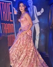 Bollywood Actress Komal Jha Behind the Scenes Photos 09