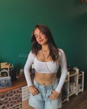 Cute and Sexy Anushka Sen in a White Full Sleeve Crop Top and Denim Shorts Photos 01 Cute and Sexy Anushka Sen in a White Full Sleeve Crop Top and Denim Shorts Photos 01