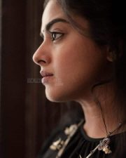 Cute and Sparkling Siddhi Idnani Pictures 01