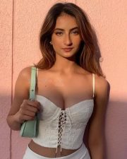 Entrancing Palak Tiwari in a White Crossette Top Photos 02