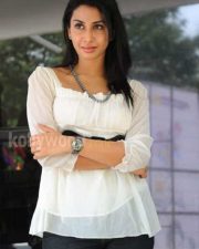 Gayatri Iyer Sexy Pictures 07