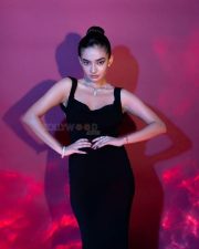 Glam Anushka Sen in a Black Backless Gown Pictures 06 Glam Anushka Sen in a Black Backless Gown Pictures 06