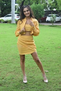 Heroine Divyansha Kaushik at Ramarao On Duty Movie Interview Photos 04