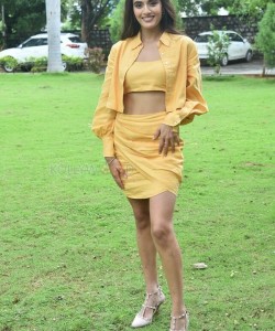 Heroine Divyansha Kaushik at Ramarao On Duty Movie Interview Photos 09
