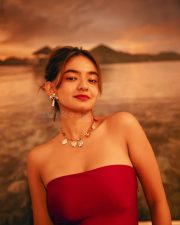 Hot Anushka Sen in a Strapless Red Form Fitting Mermaid Style Gown Photos 01