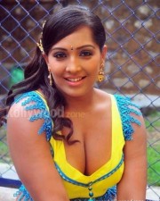 Hot Meghna Naidu Boob Cleavage Pictures 08