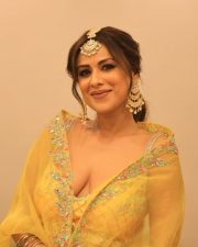 Hot Nia Sharma Cleavage in Yellow Ethnic Wear Pictures 02