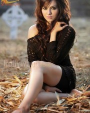 Hot Sana Khan Photos 09