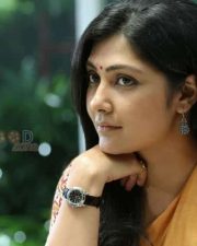 Iraivi Movie Kamalini Mukherjee Photos 01