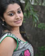Kozhi Koovuthu Heroine Sreeja Siju Rose Pictures 02
