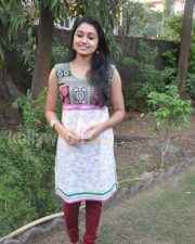 Kozhi Koovuthu Heroine Sreeja Siju Rose Pictures 10