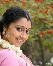 Madhavanum Malarvizhiyum Heroine Sija Rose Photos 03
