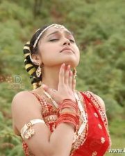 Madhavanum Malarvizhiyum Heroine Sija Rose Photos 06