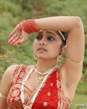Madhavanum Malarvizhiyum Heroine Sija Rose Photos 07