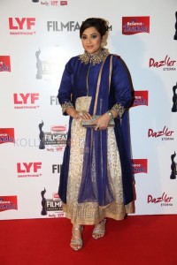 Meena At Filmfare Awards 2016 Photos 01