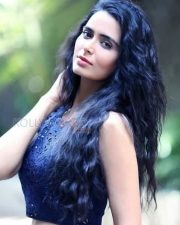 Meenakshi Dixit Sexy New Photoshoot 11
