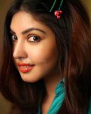 Monagadu Actress Komal Jha Sexy Candid Stills 20