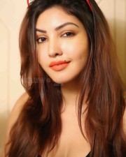 Monagadu Actress Komal Jha Sexy Candid Stills 37