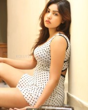 My Dad s Wedding Actress Komal Jha Sexy Pictures 13