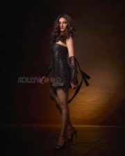 Mysterious Actress Palak Tiwari in a Black Embellished Strapless Gown and Gloves Photos 06 Mysterious Actress Palak Tiwari in a Black Embellished Strapless Gown and Gloves Photos 06