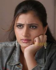 Navneeth Kaur Pictures 15