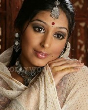 Padma Priya Pics 01