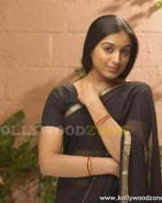Padma Priya Pics 12