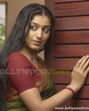 Padma Priya Pics 13