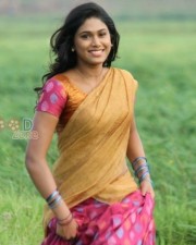 Pattaya Kelappanum Pandiya Movie Heroine Manisha Yadav Photos 02