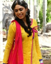 Pattaya Kelappanum Pandiya Movie Heroine Manisha Yadav Photos 05