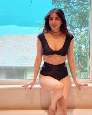 Rocky Aur Rani Kii Prem Kahaani Actress Shraddha Arya Sexy Pictures 01