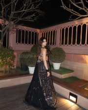 Romeo S3 Actress Palak Tiwari in a Black Mirror Work Bustier Top with a High Waisted Skirt Pictures 08