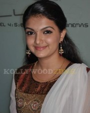 Saranya Mohan In Azhagar Samiyin Kuthirai Movie Photos 01