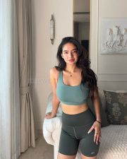 Sexy Anushka Sen in a Grey Gym Outfit Pictures 05 Sexy Anushka Sen in a Grey Gym Outfit Pictures 05