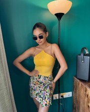 Sexy Anushka Sen in a Yellow Halter Top with a Floral Skirt Photos 04